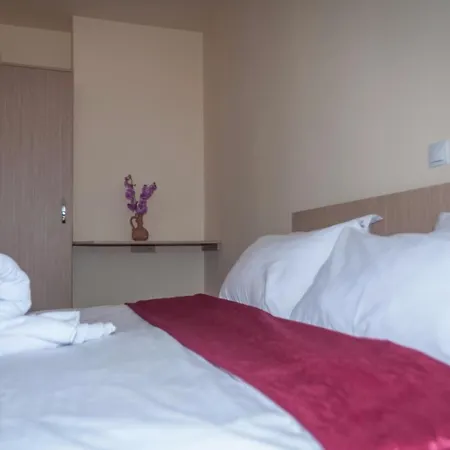 Hotel Dumbrava Minunata *